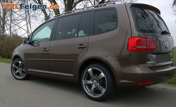 VW Touran mit DBV Torino II 18 Zoll Alufelgen in anthrazit matt