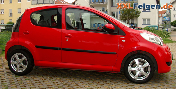 Citroen C1 mit DBV Torino II 14 Zoll Leichtmetallfelgen