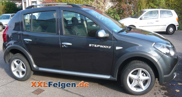 Dacia Sandero und  DBV Adria 15 Zoll